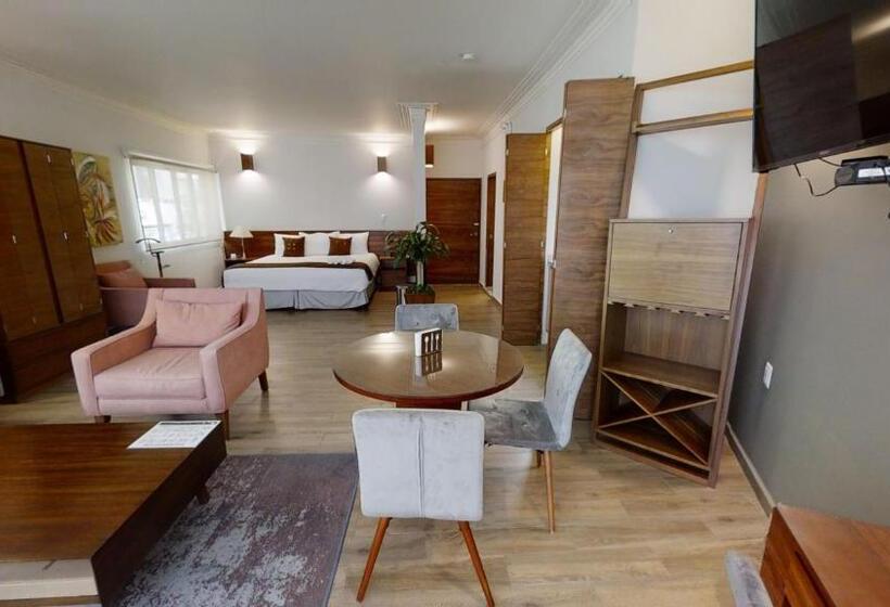 Suite con Balcón, Tokio Suites