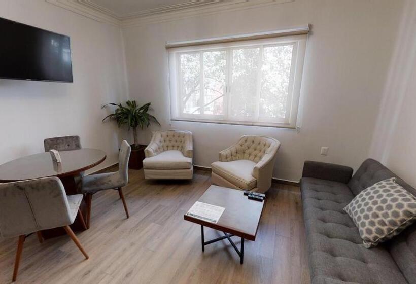Estudio Estándar Cama King, Tokio Suites