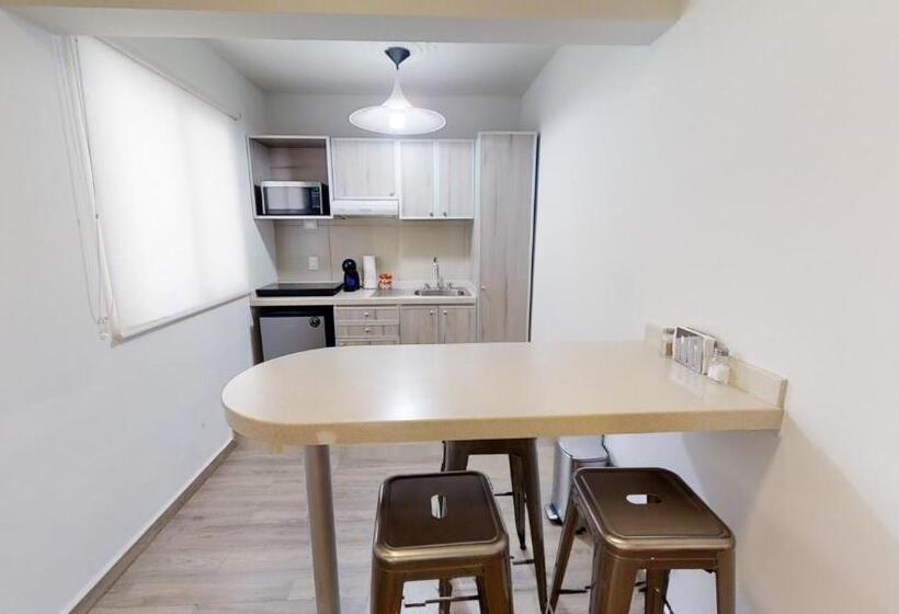 スーペリアースイート, Tokio Suites