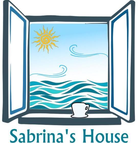 经济型三人房间, Sabrina S House