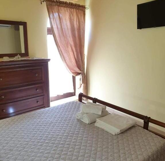 디럭스 룸, Estia