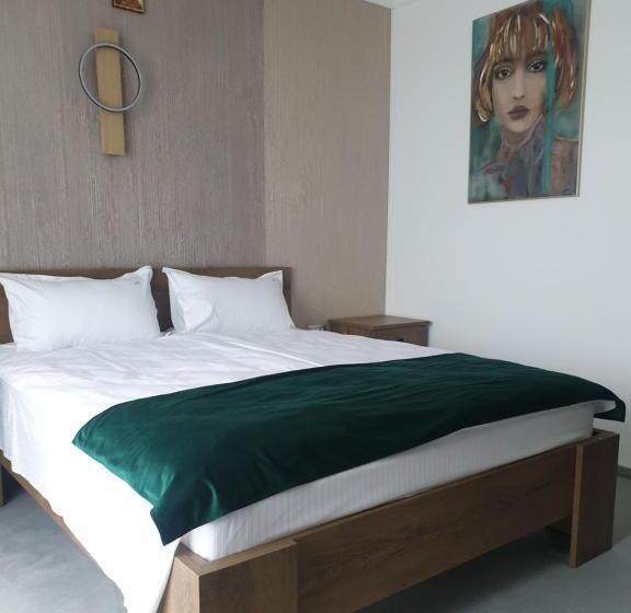 침실 2개 스위트, Angel Sofia