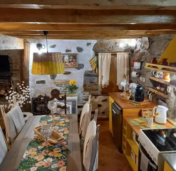 Talo 2 Makuuhuonetta, Talasnal Casas Da Urze Ter