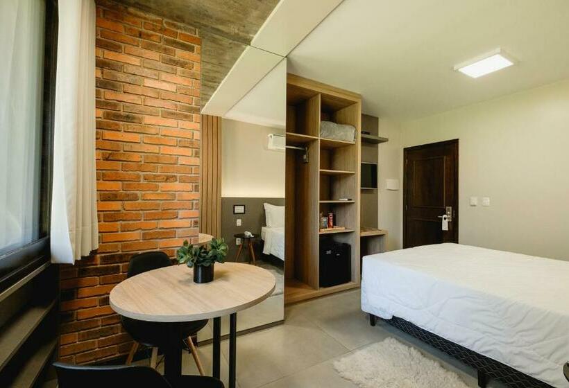 Люкс Вид на Сад, Malbec Casa