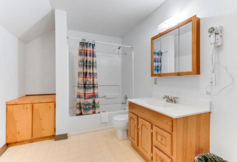 جناح, Dolores Mountain Inn