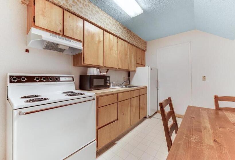 جناح, Dolores Mountain Inn