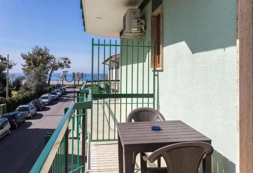 Triple Room Sea View, Ad Un Passo Dal Mare