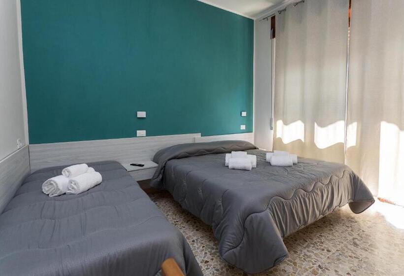 Triple Room Sea View, Ad Un Passo Dal Mare