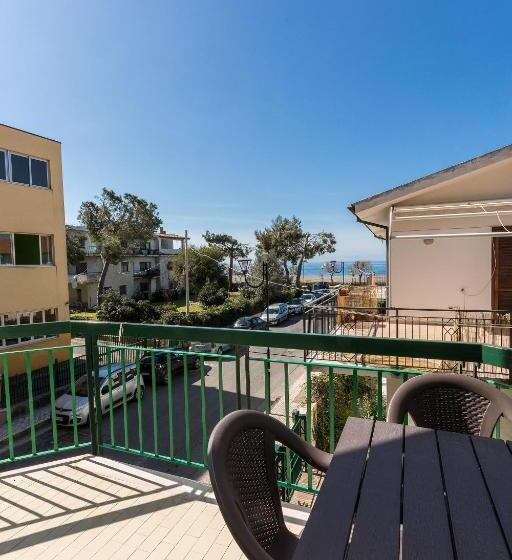 Triple Room Sea View, Ad Un Passo Dal Mare