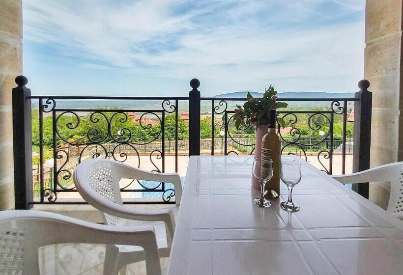 Вилла с 1 спальней и бассейном, Villa Makeli