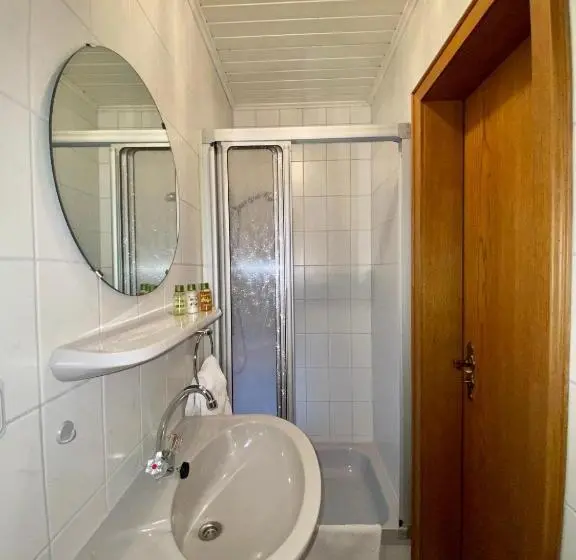 スタンダードルーム, Winzerhaus Im Oberdorf Fewo U Zimmer Auch Kombinierbar