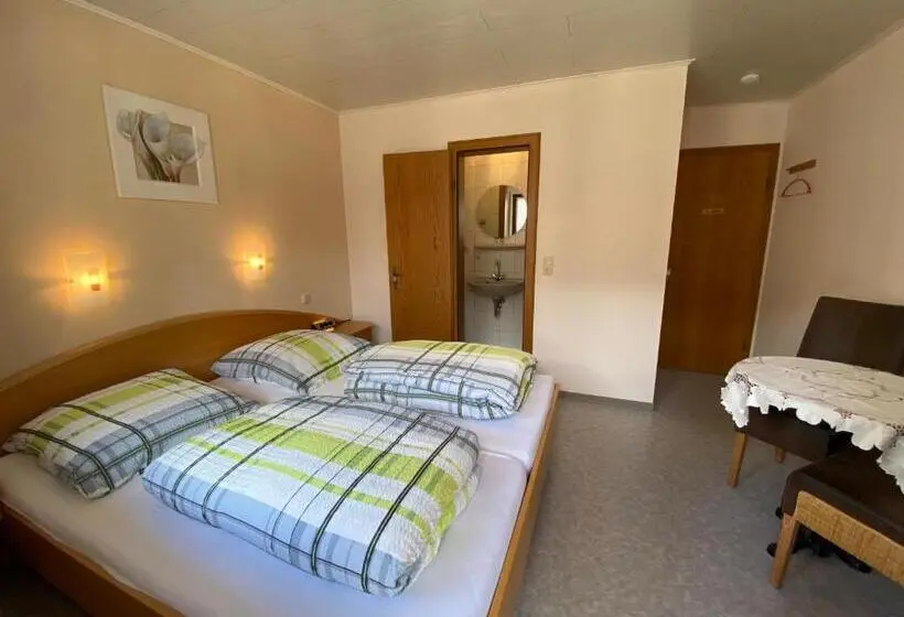 スタンダードルーム, Winzerhaus Im Oberdorf Fewo U Zimmer Auch Kombinierbar