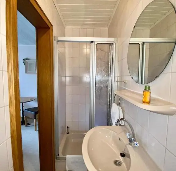 バルコニー付きスタンダードルーム, Winzerhaus Im Oberdorf Fewo U Zimmer Auch Kombinierbar