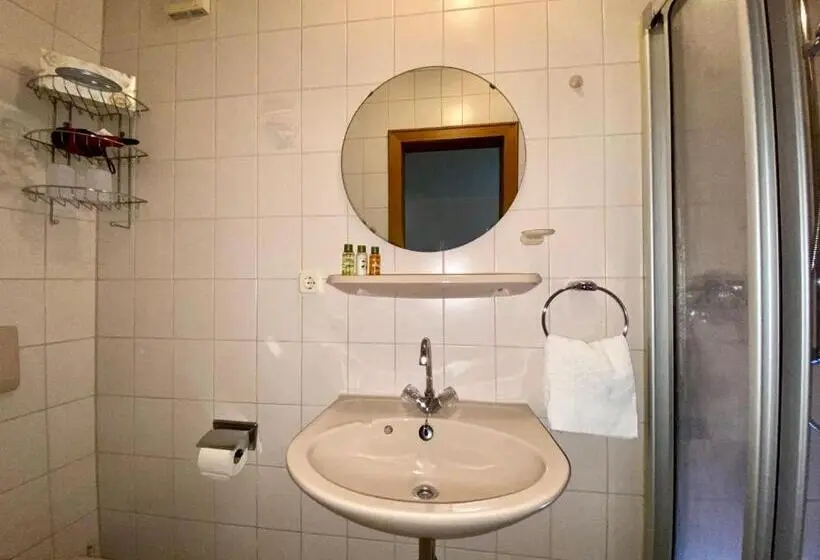 ファミリールーム, Winzerhaus Im Oberdorf Fewo U Zimmer Auch Kombinierbar