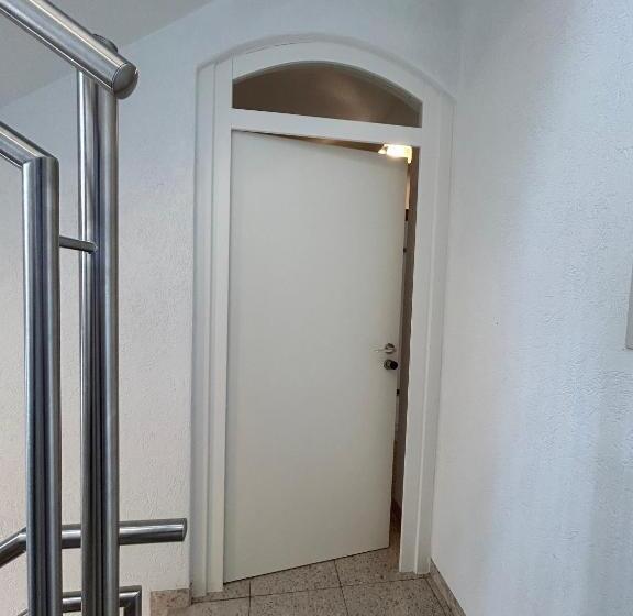 דירה בת חדר שינה 1 עם מרפסת, Winzerhaus Im Oberdorf   Fewo U Zimmer   Auch Kombinierbar