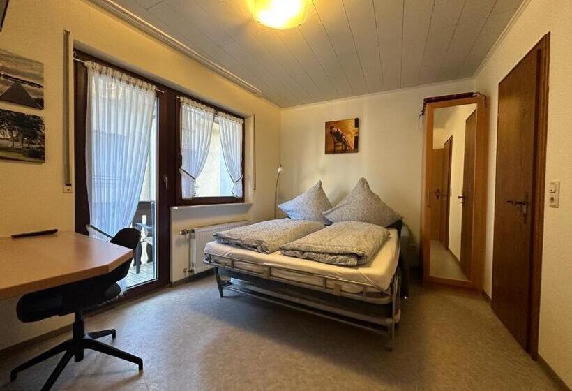 דירה בת חדר שינה 1 עם מרפסת, Winzerhaus Im Oberdorf   Fewo U Zimmer   Auch Kombinierbar