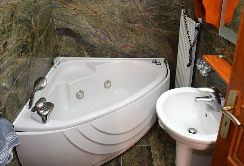 バスタブ付きデラックスルーム, Adonis