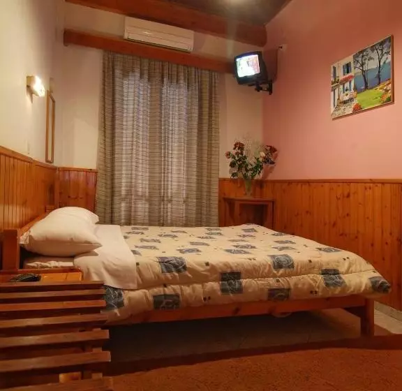Chambre Standard Individuelle, Athina