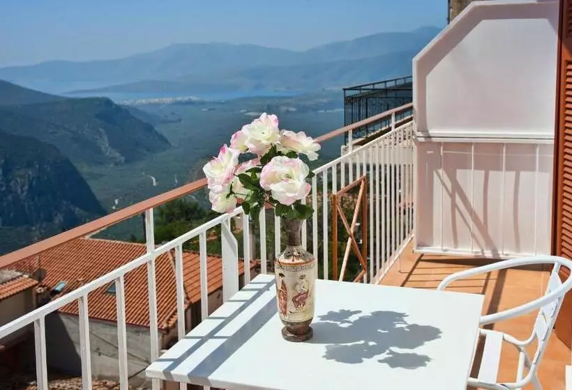 Chambre Familiale Vue Mer, Athina
