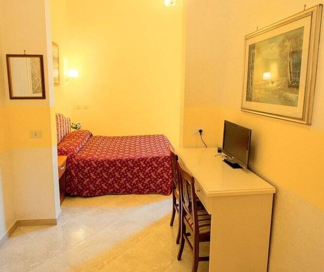 חדר סטנדרט, Bed In Roma