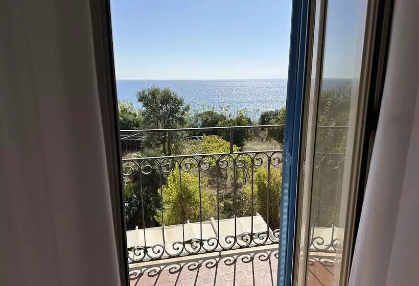اتاق استاندارد, L'isola