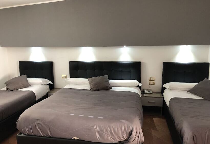 4 Bett Standardzimmer, Nettuno