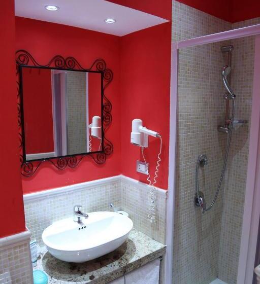 4 Bett Standardzimmer, Nettuno