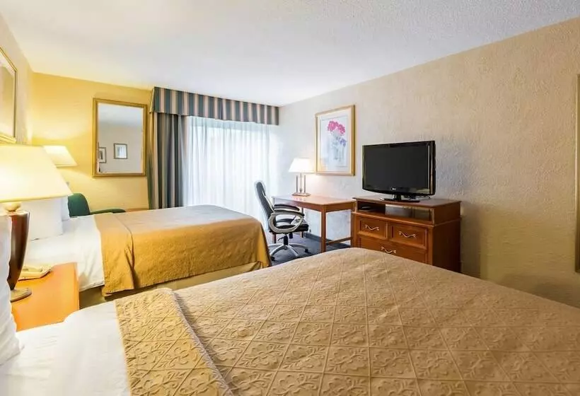 ２ダブルベッドのスタンダードルーム, Quality Inn And Conference Center I80 Grand Island