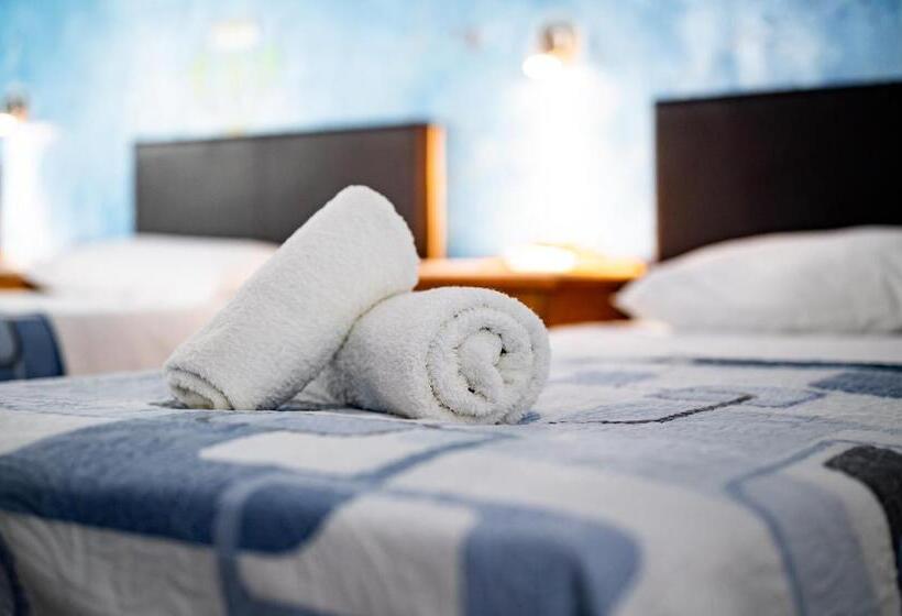 Номер Стандарт Трехместный, Thirasia