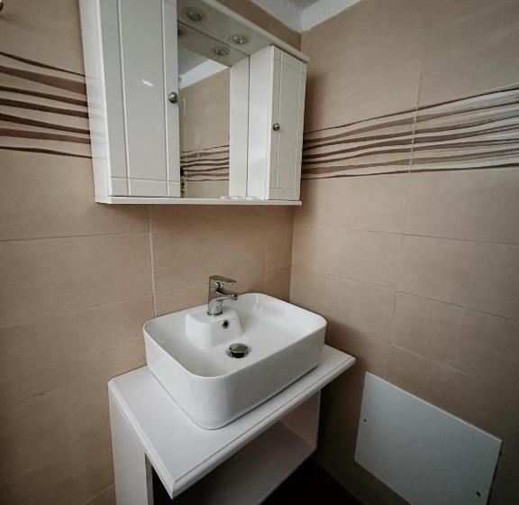 Номер Стандарт с Балконом, Thirasia