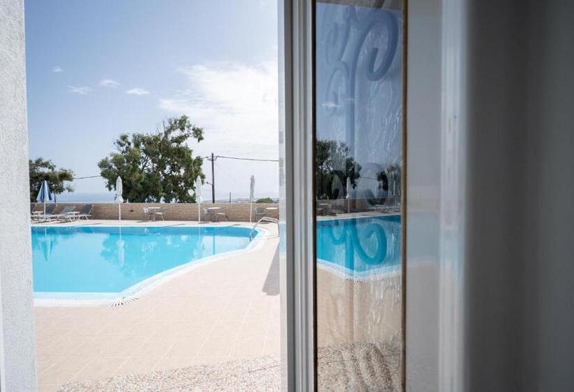 Студия Deluxe, Thirasia