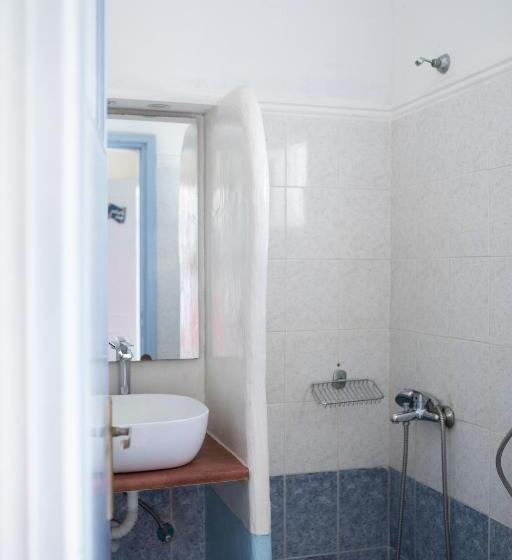 Номер Superior, Thirasia