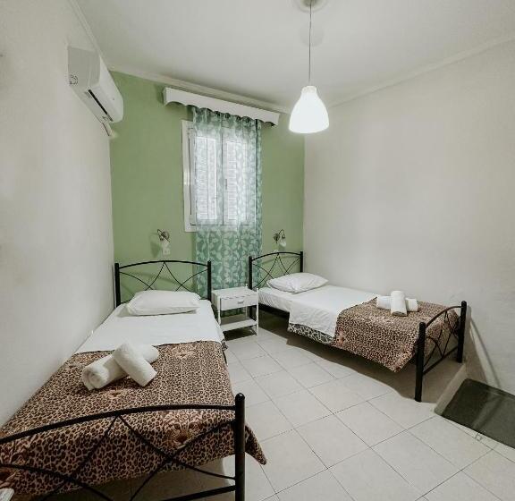 Четырехместный Номер Классик, Thirasia