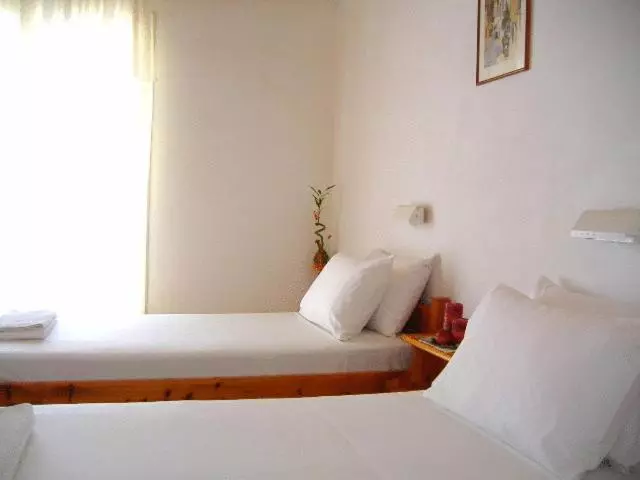 استودیوی استاندارد, Rantos Apartments