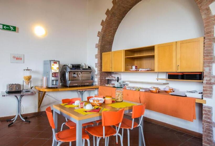 Семейный Номер, Student S Hostel Gowett