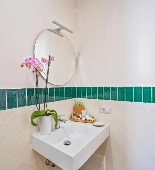 غرفة ديلوكس ذات إطلالة جانبية على البحر, La Serenata Luxury