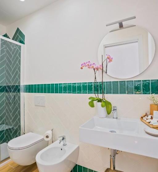 Номер Deluxe Вид на Море Боковой, La Serenata Luxury