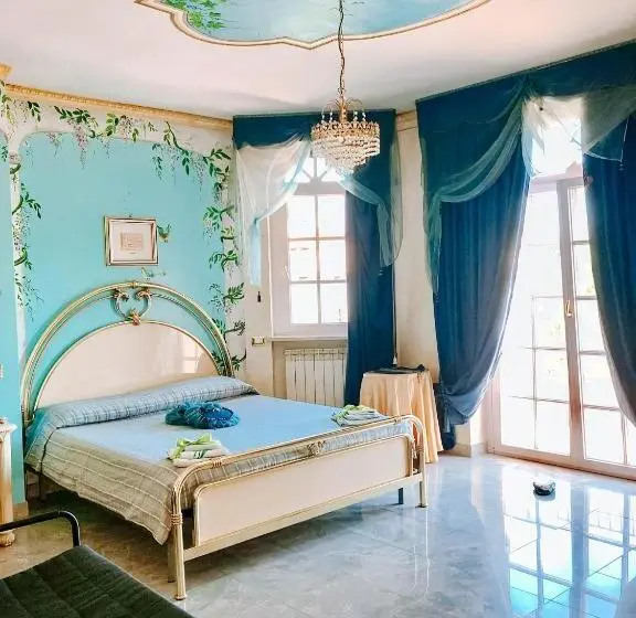 デラックストリプルルーム, Alexander S Home