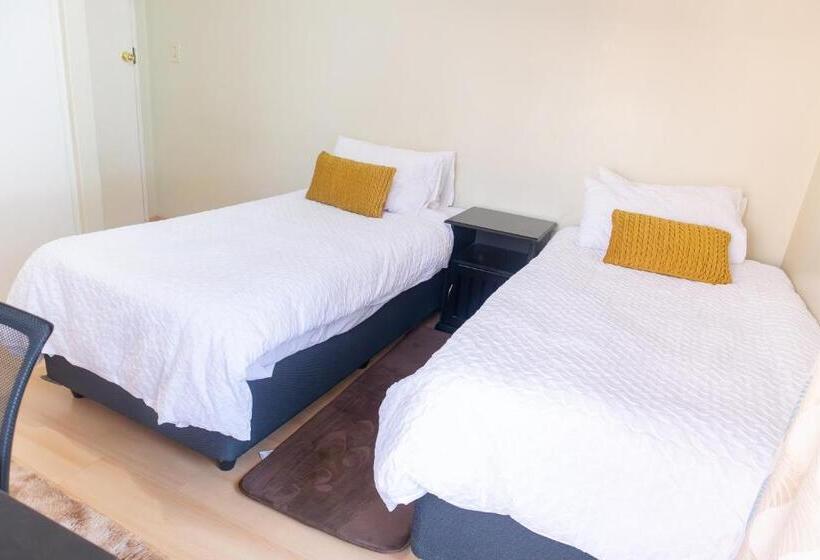 Номер Стандарт, Sojourners  Rest House