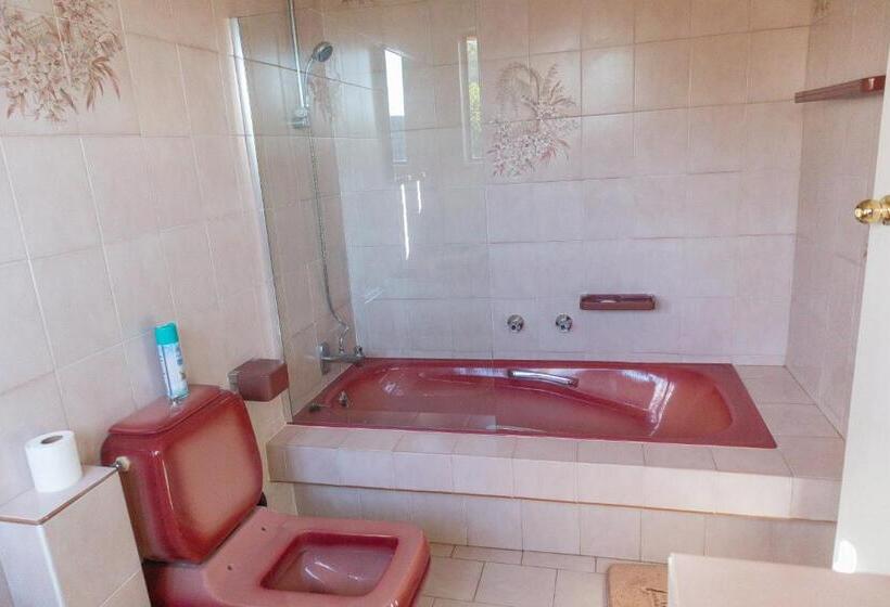 Номер Стандарт, Sojourners  Rest House