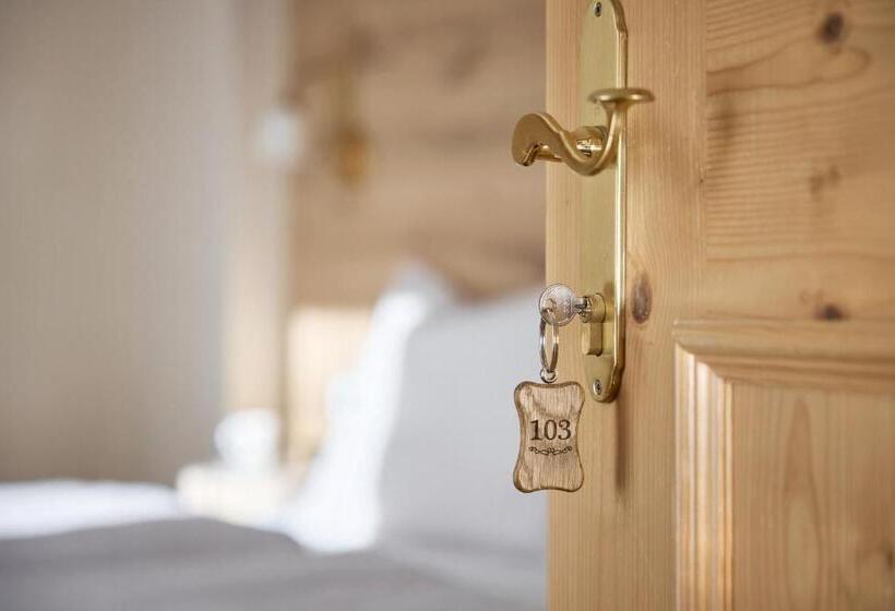 Семейный Номер, B&b Frohsinn