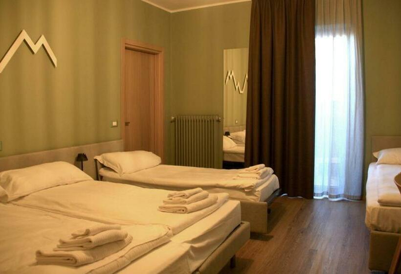 غرفة قياسية ثلاثية, Casa Alpina