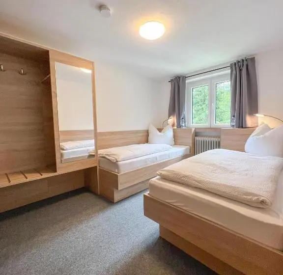 エコノミールーム, Mountain Hostel City