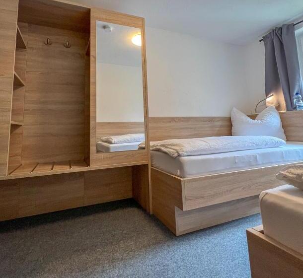 Quarto Economy, Mountain Hostel City