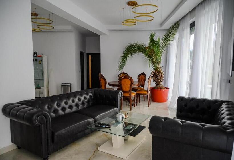 디럭스 룸, Regal Guest House