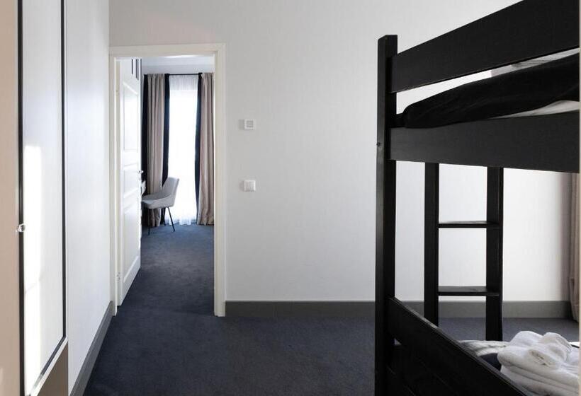 带阳台标准四人间, Vilnius Legends House I Best For Families I Free Parking
