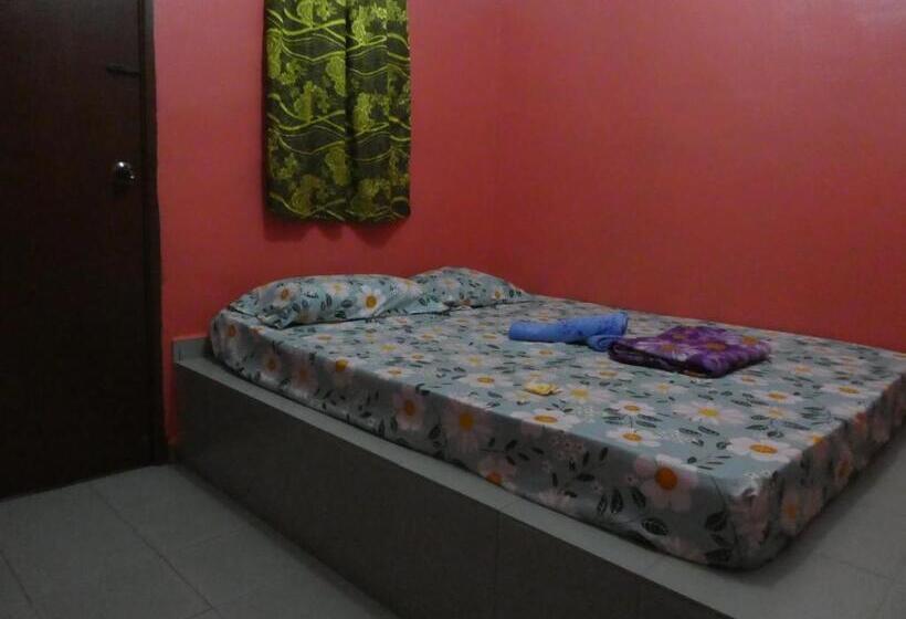 Номер Стандарт, Tit Motel