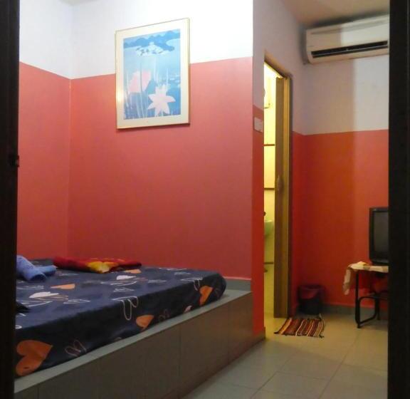 Номер Стандарт, Tit Motel