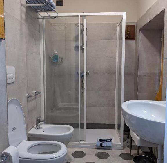 レイクビュースタンダードルーム, Ratto Del Gallo