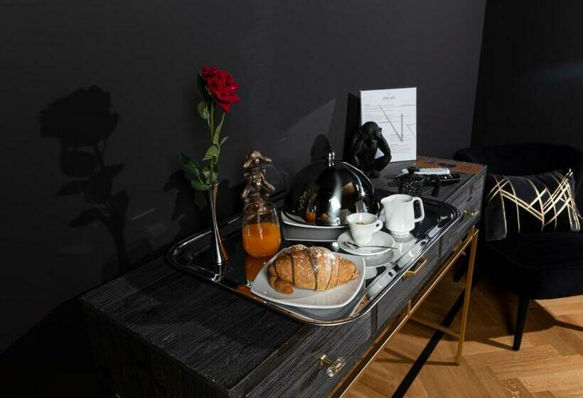 اتاق لوکس, Villa Rufo